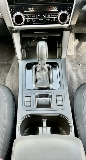 Subaru Outback 2.5i Premium AWD 2019 Gray