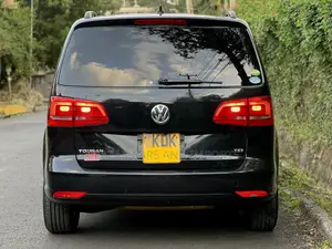 Volkswagen Touran 2015 Black