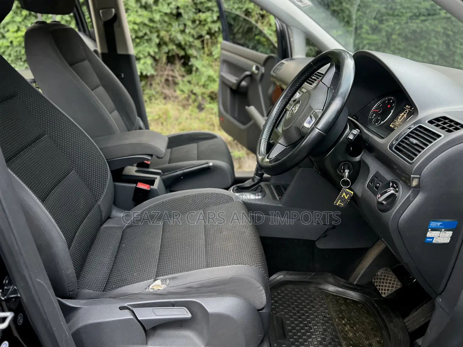 Volkswagen Touran 2015 Black