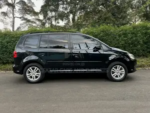 Volkswagen Touran 2015 Black