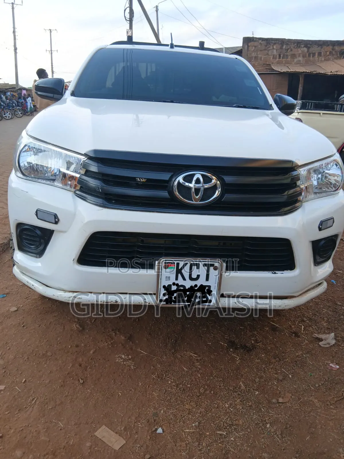 Toyota Hilux 2018 White