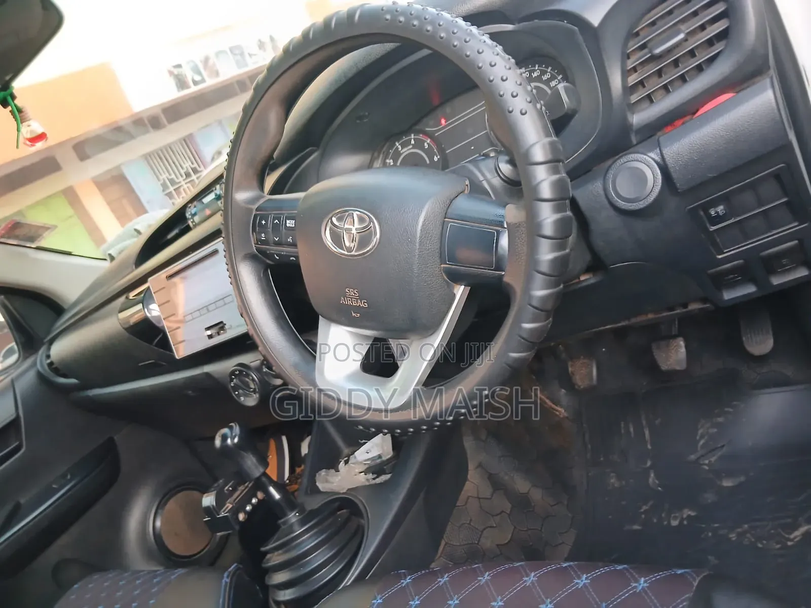 Toyota Hilux 2018 White