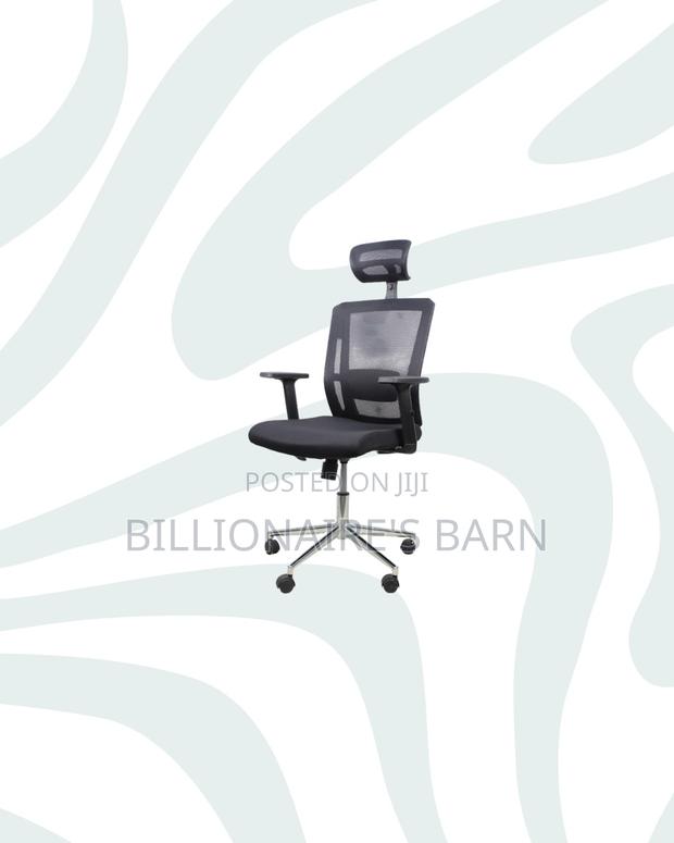 Practical Black Mesh Office Chair With Headrest for Long Sitting Hours