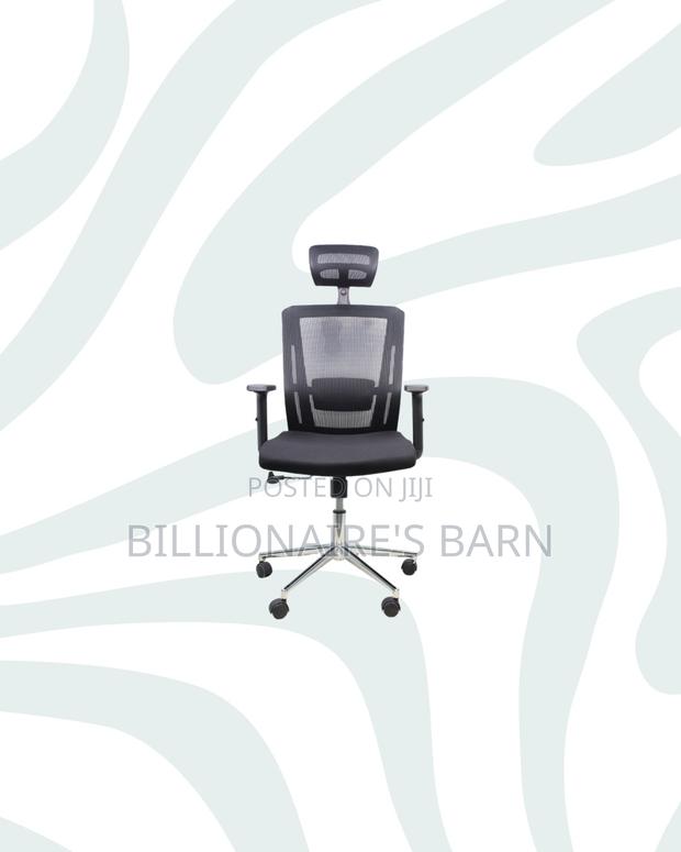 Practical Black Mesh Office Chair With Headrest for Long Sitting Hours - thumbnail 3