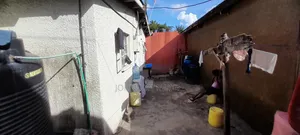10bdrm Bungalow in Kariobangi South for sale