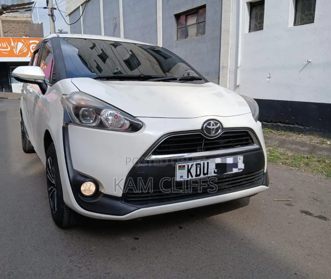 Toyota Sienta 2020 White