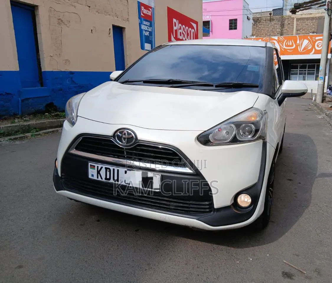 Toyota Sienta 2020 White