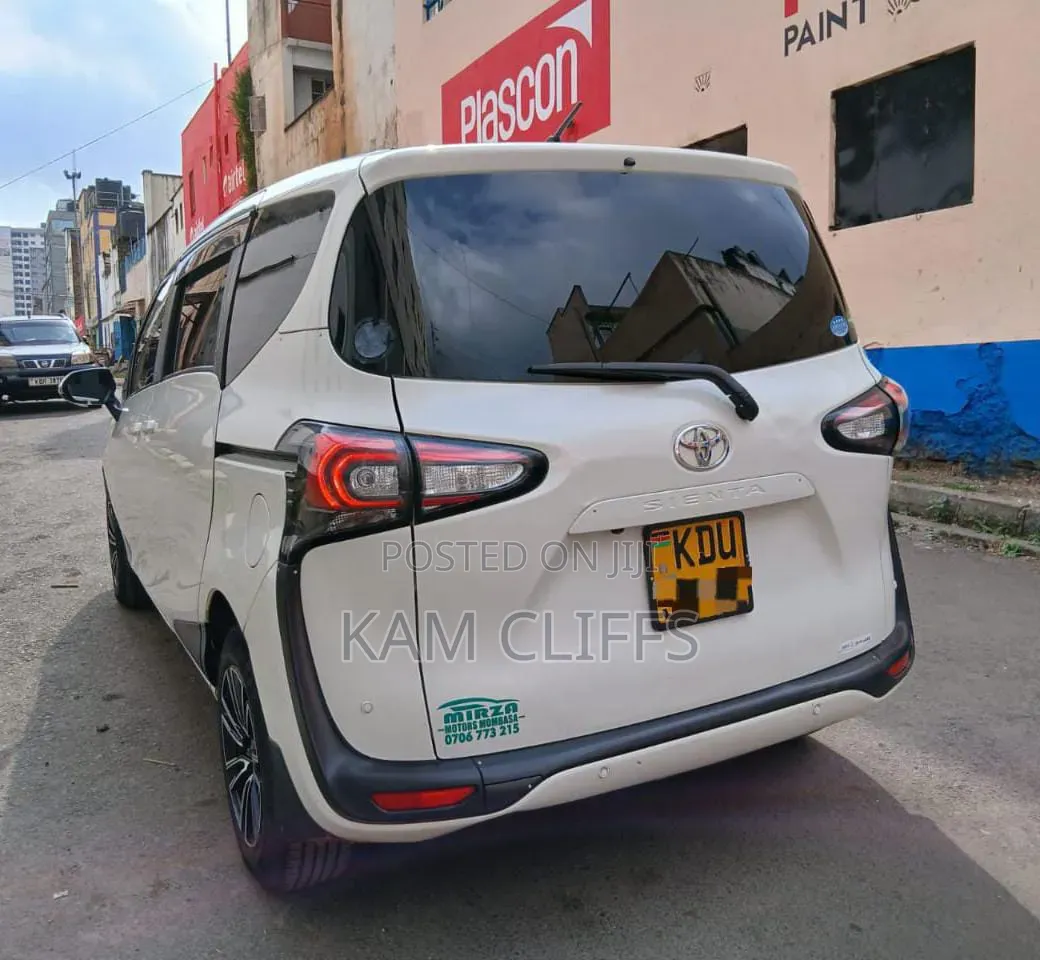 Toyota Sienta 2020 White