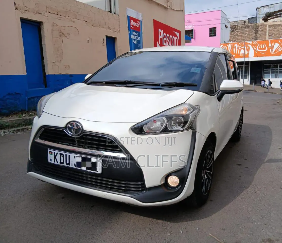 Toyota Sienta 2020 White