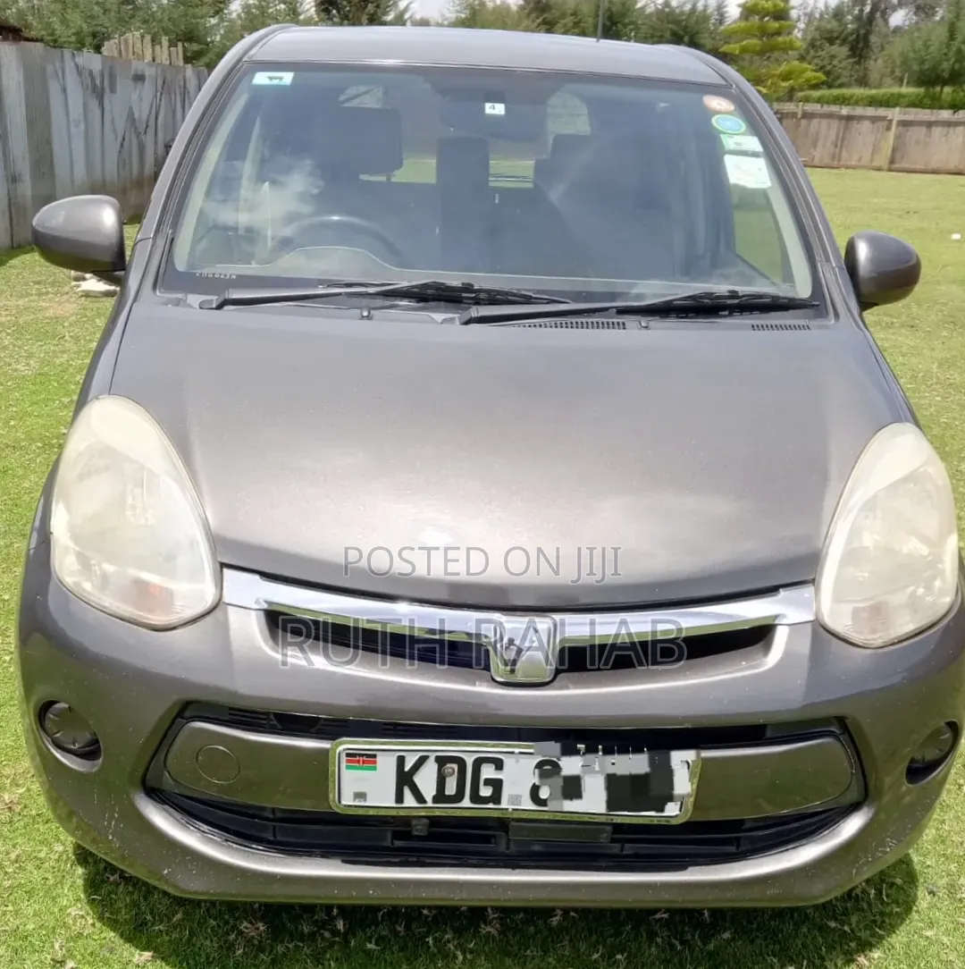 Toyota Passo 2015 Gray