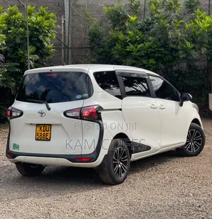 Toyota Sienta 2020 Off white
