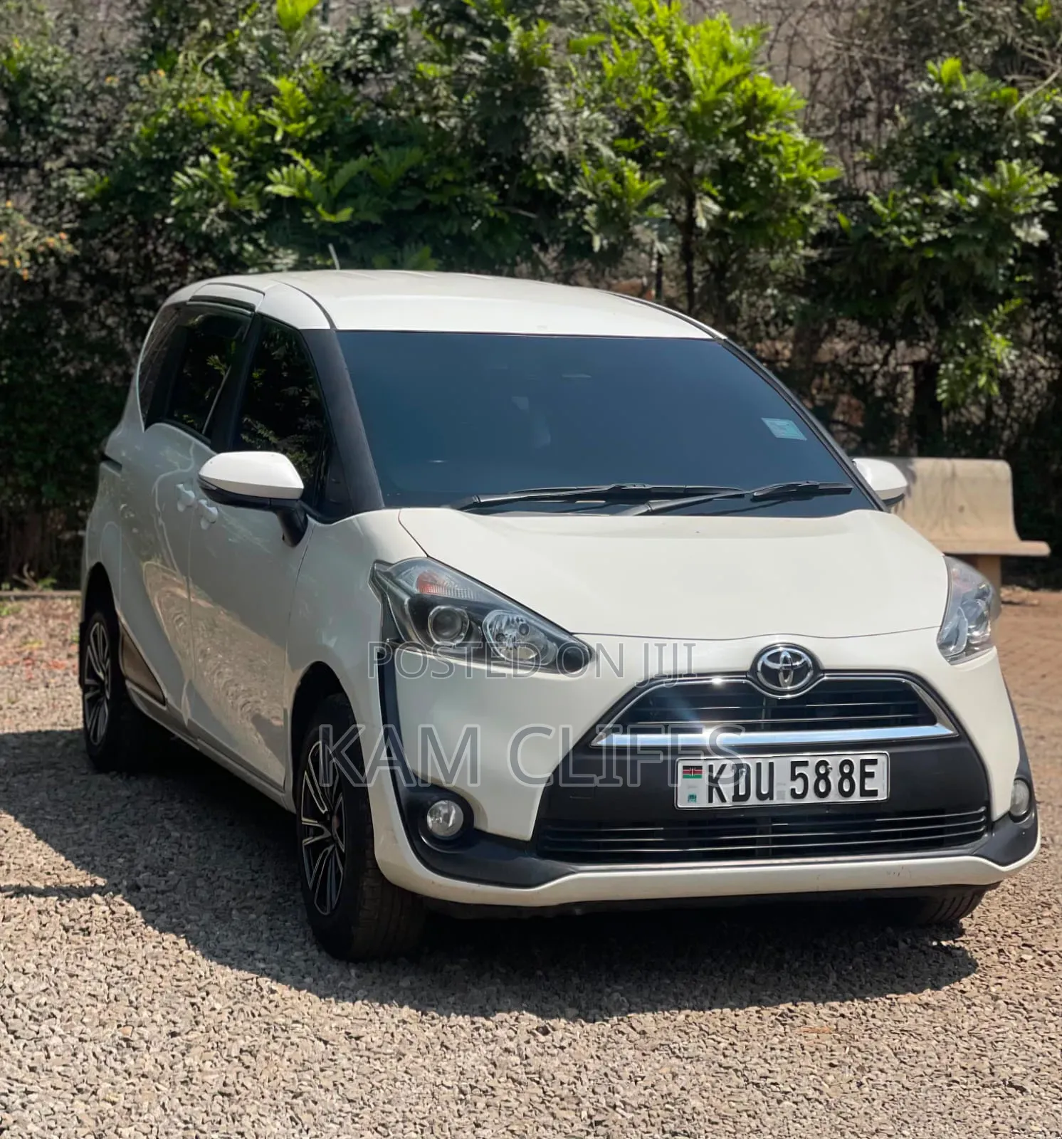 Toyota Sienta 2020 Off white