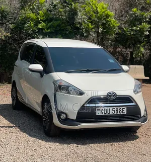 Toyota Sienta 2020 Off white