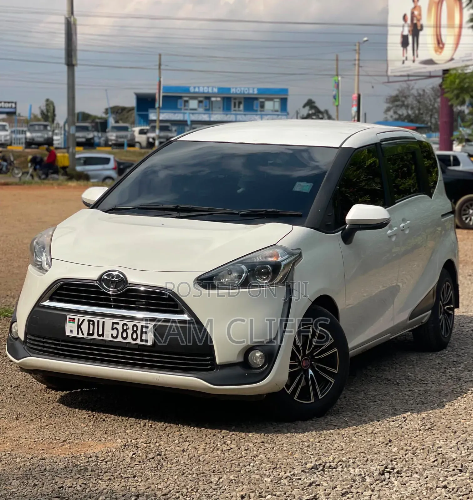 Toyota Sienta 2020 Off white