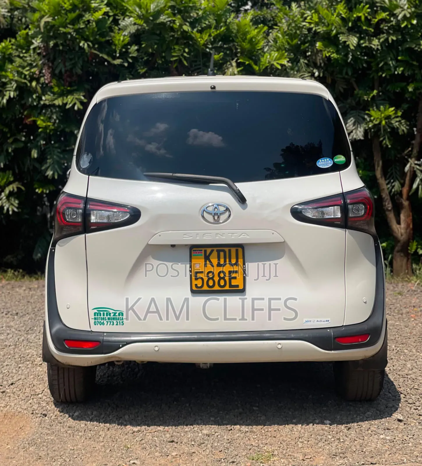 Toyota Sienta 2020 Off white
