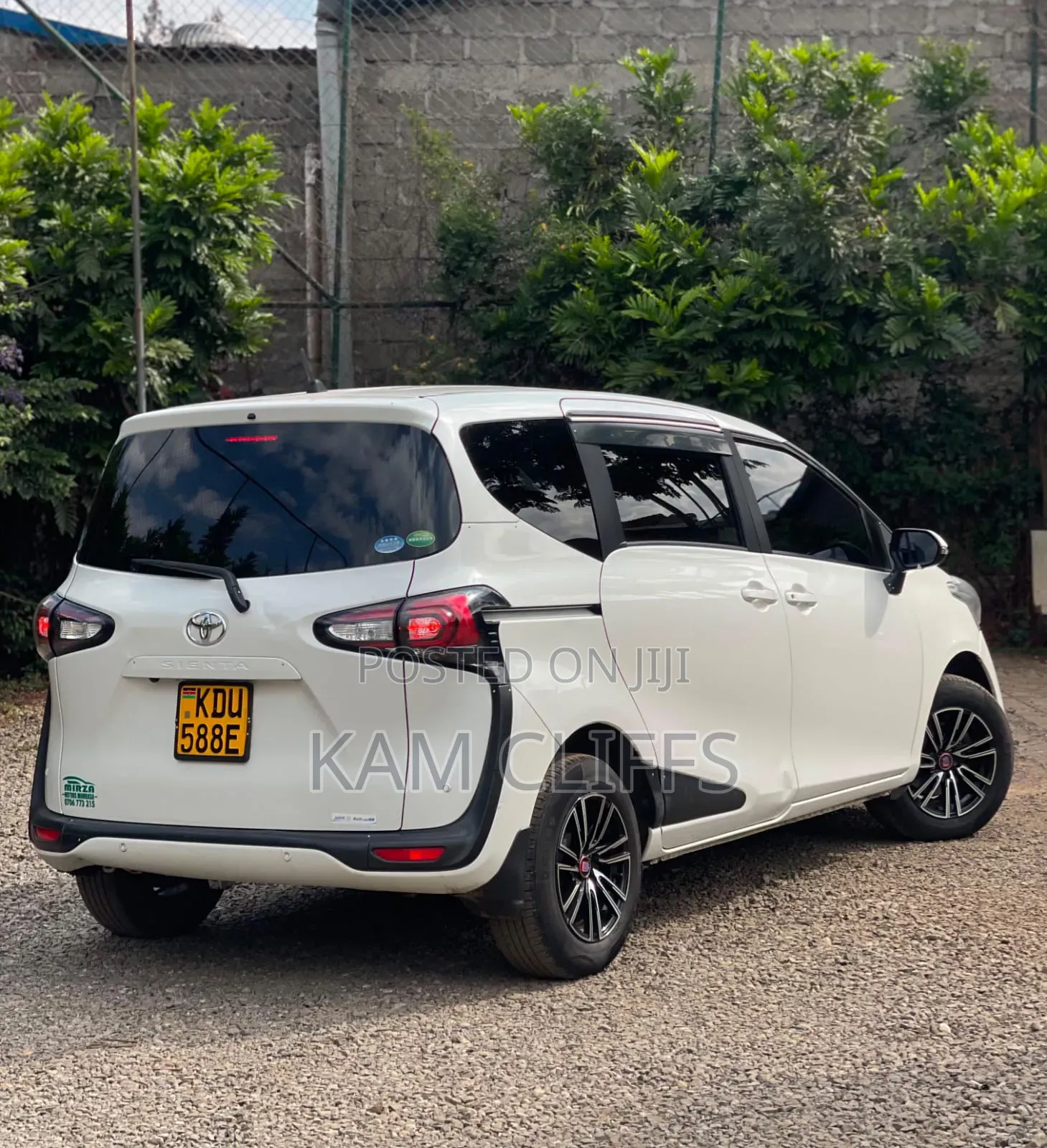 Toyota Sienta 2020 Off white