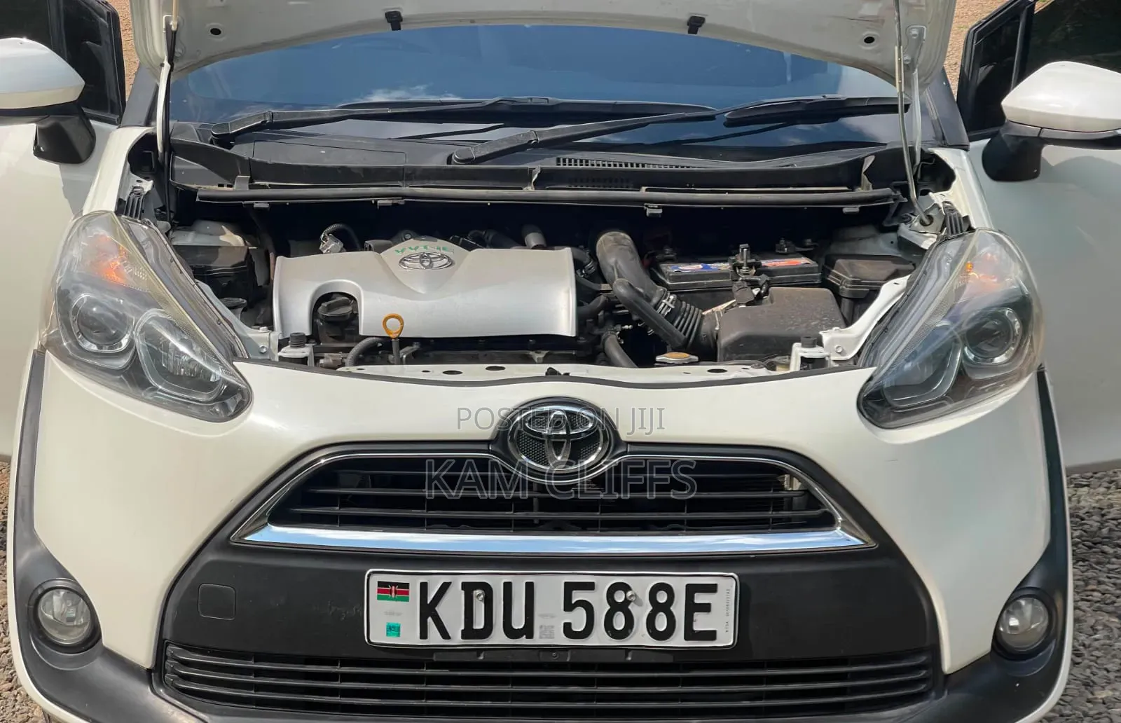 Toyota Sienta 2020 Off white