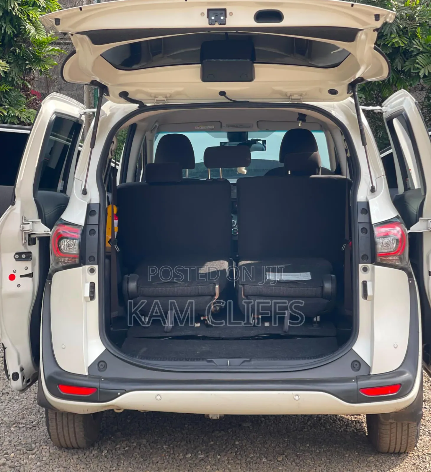 Toyota Sienta 2020 Off white