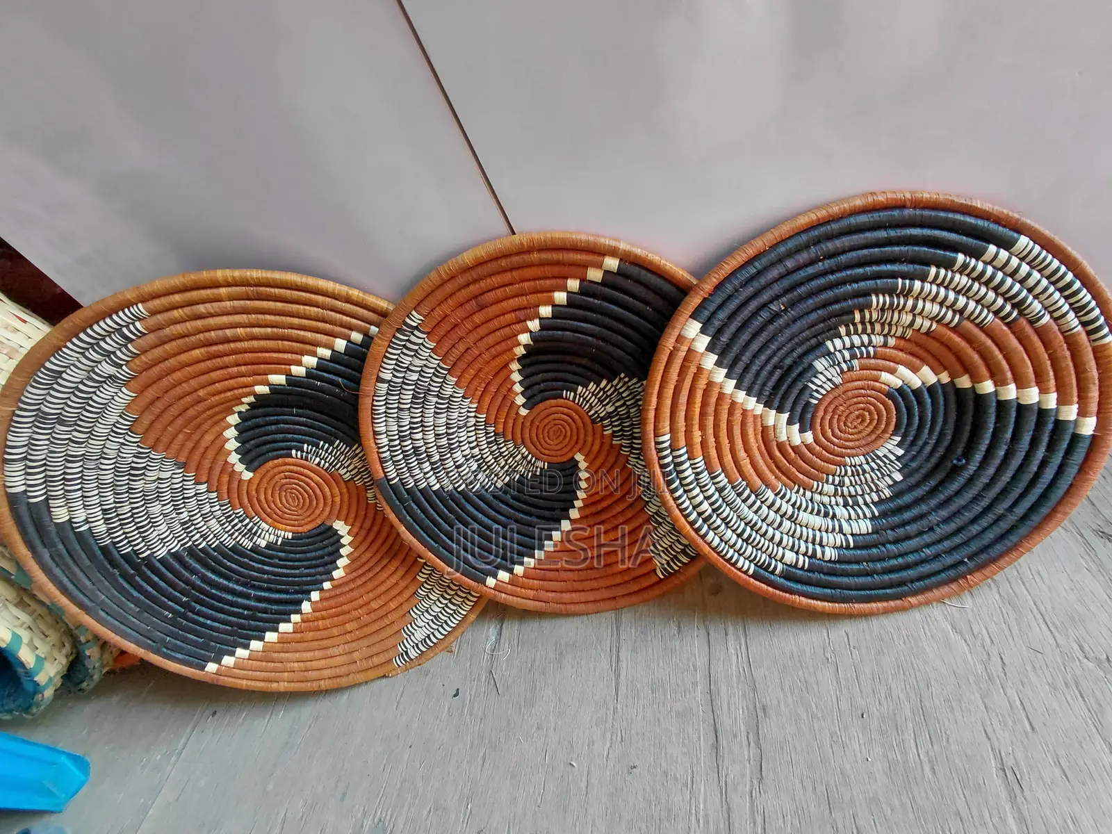 Handwoven Raffia Sunburst Wall Basket – Natural Terracotta