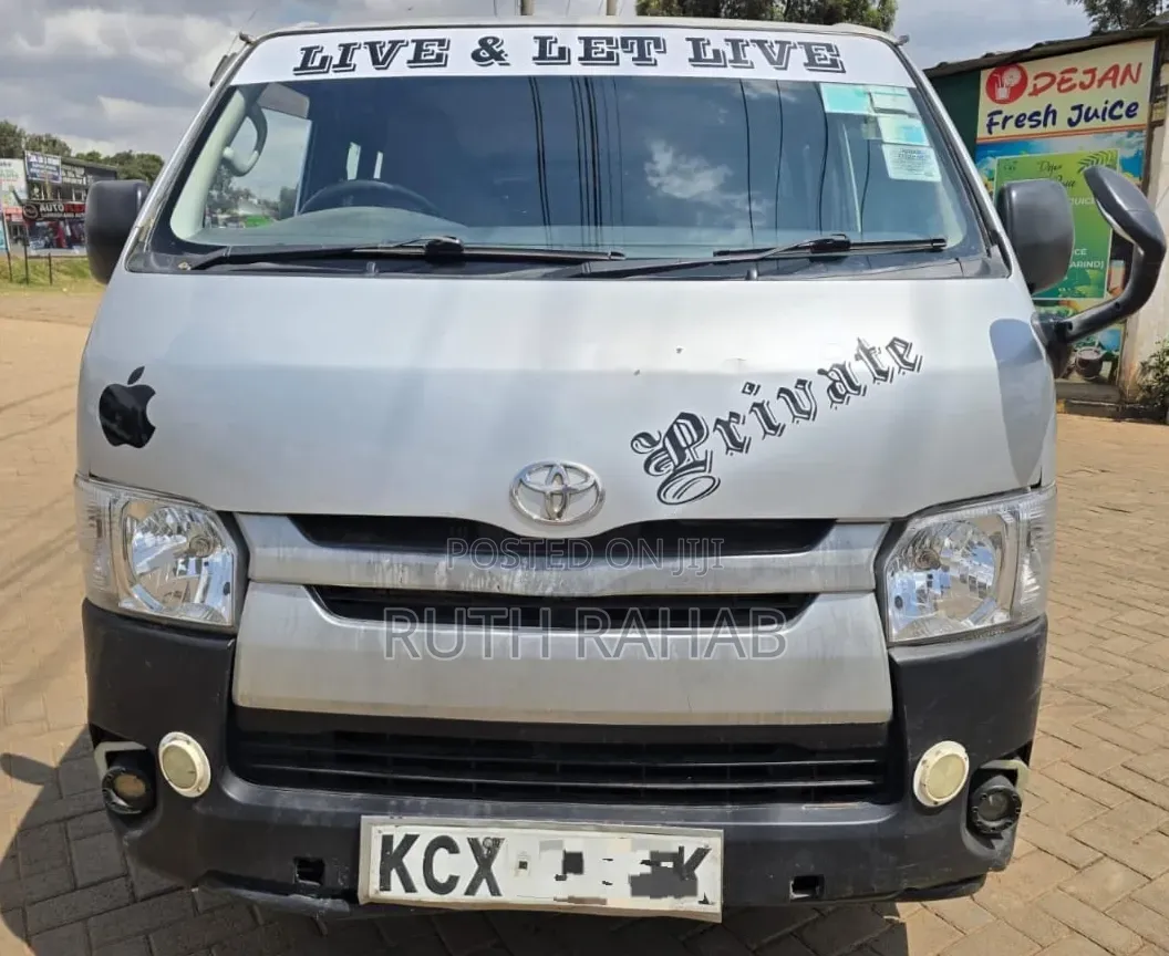 Toyota HiAce 2013 Silver