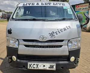 Toyota HiAce 2013 Silver