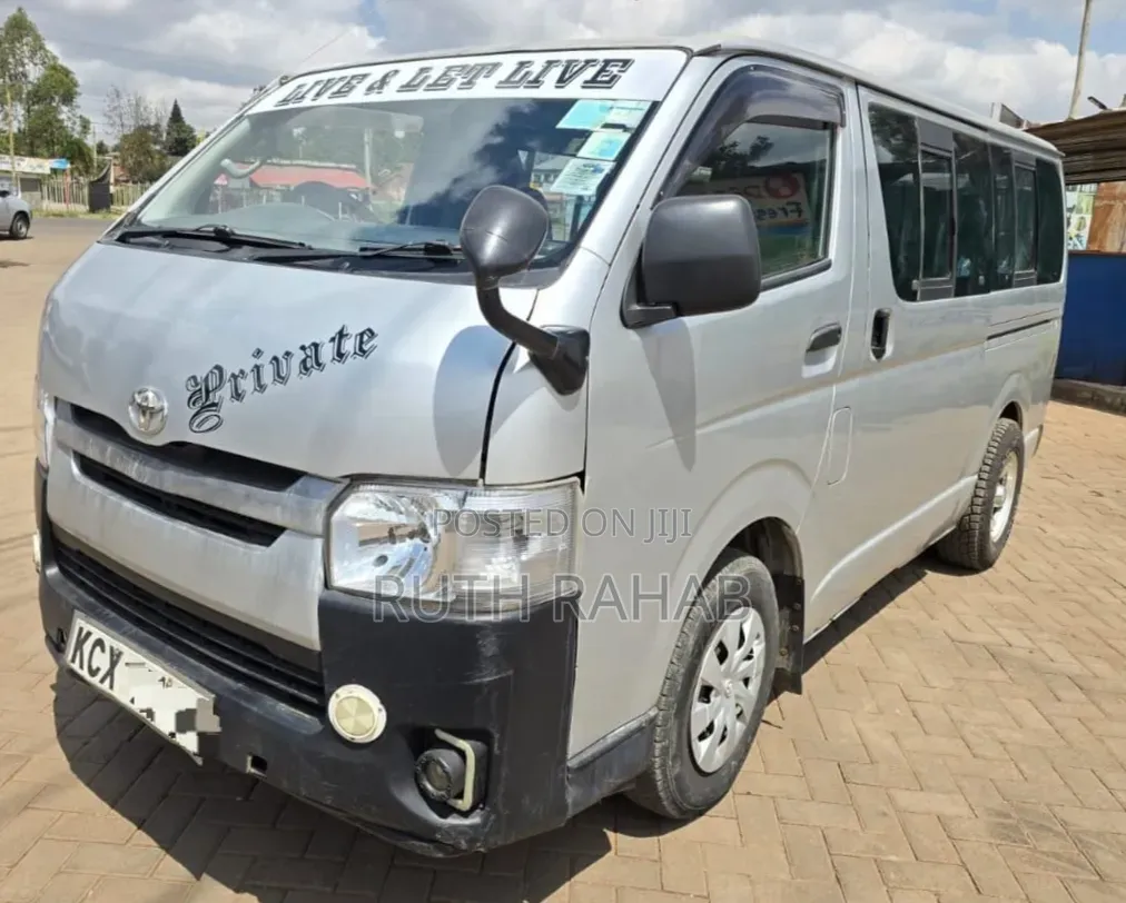 Toyota HiAce 2013 Silver