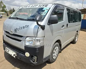Toyota HiAce 2013 Silver