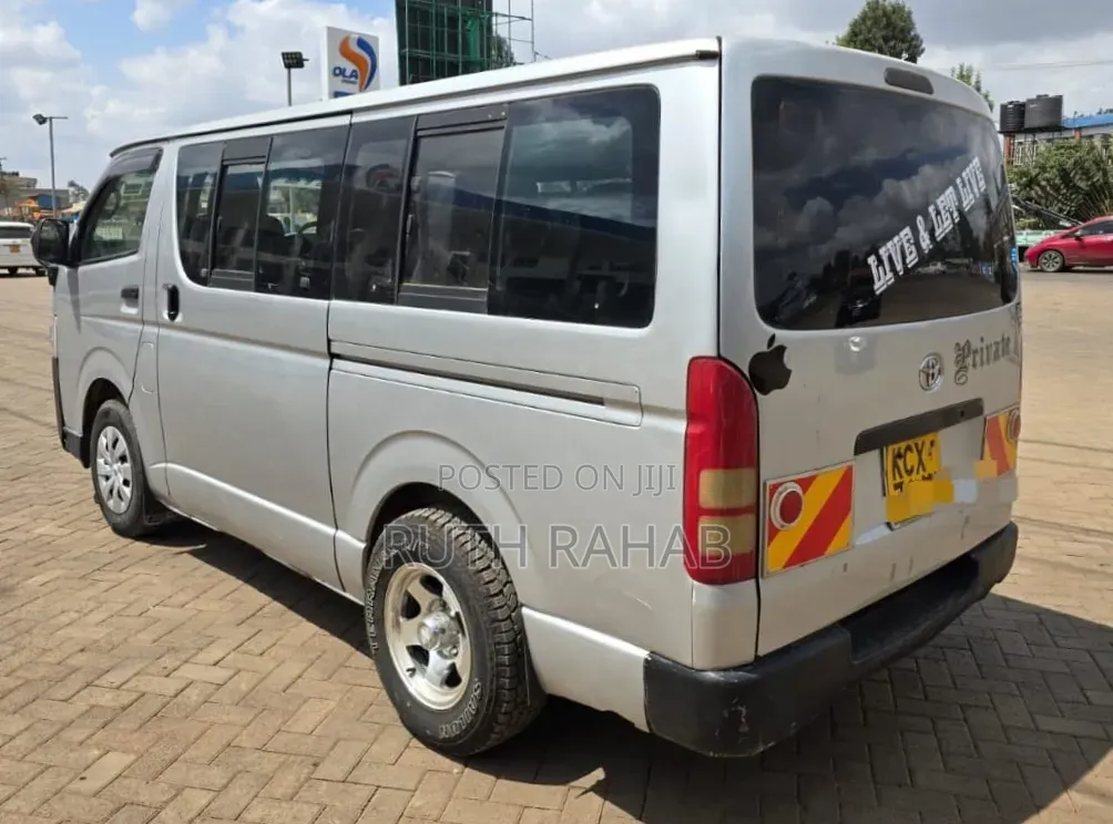 Toyota HiAce 2013 Silver