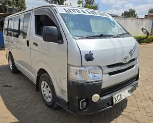 Toyota HiAce 2013 Silver