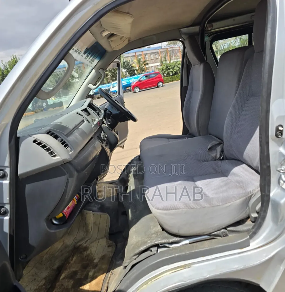 Toyota HiAce 2013 Silver