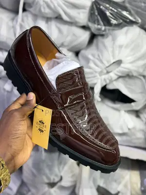 Men Wet-Look Shoes