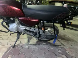 Bajaj Boxer 125 2026 Red
