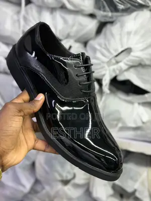 Men Wet-Look Shoes
