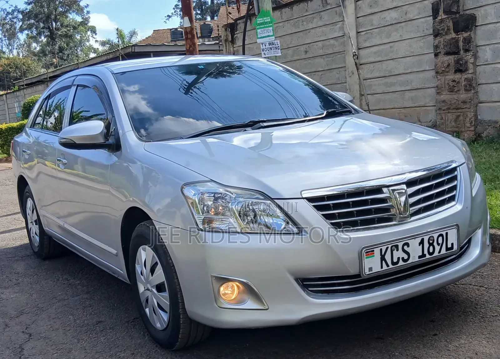 Toyota Premio 2013 Silver
