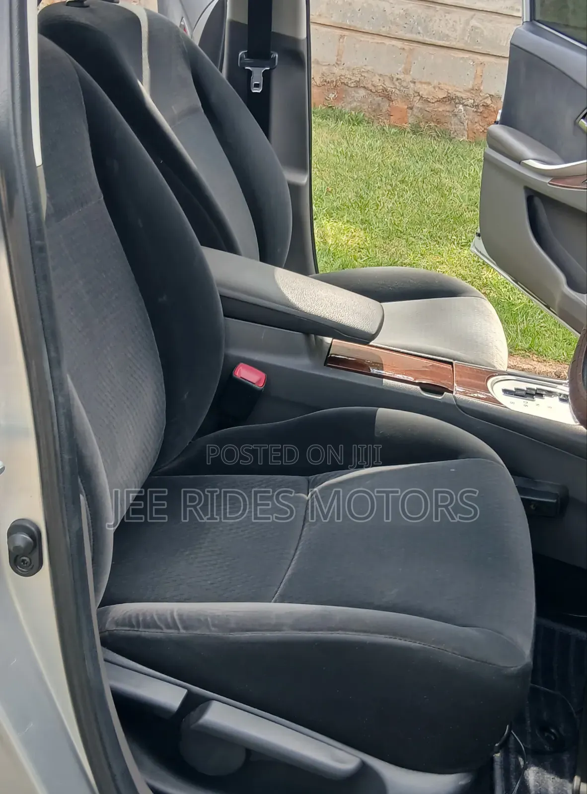 Toyota Premio 2013 Silver