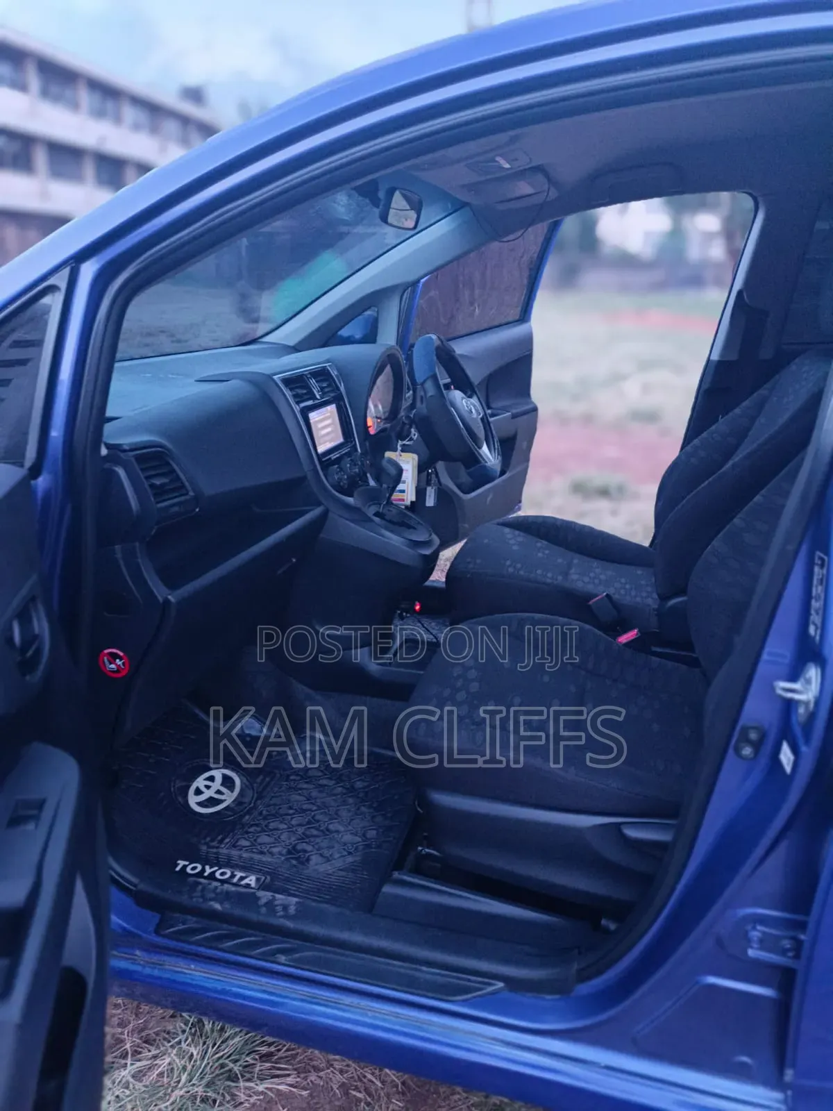 Toyota Ractis 2017 Blue