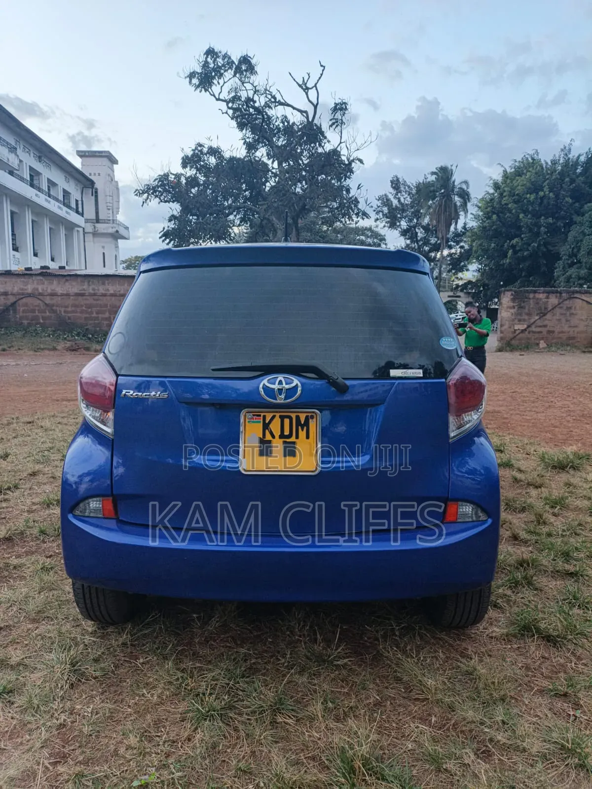 Toyota Ractis 2017 Blue