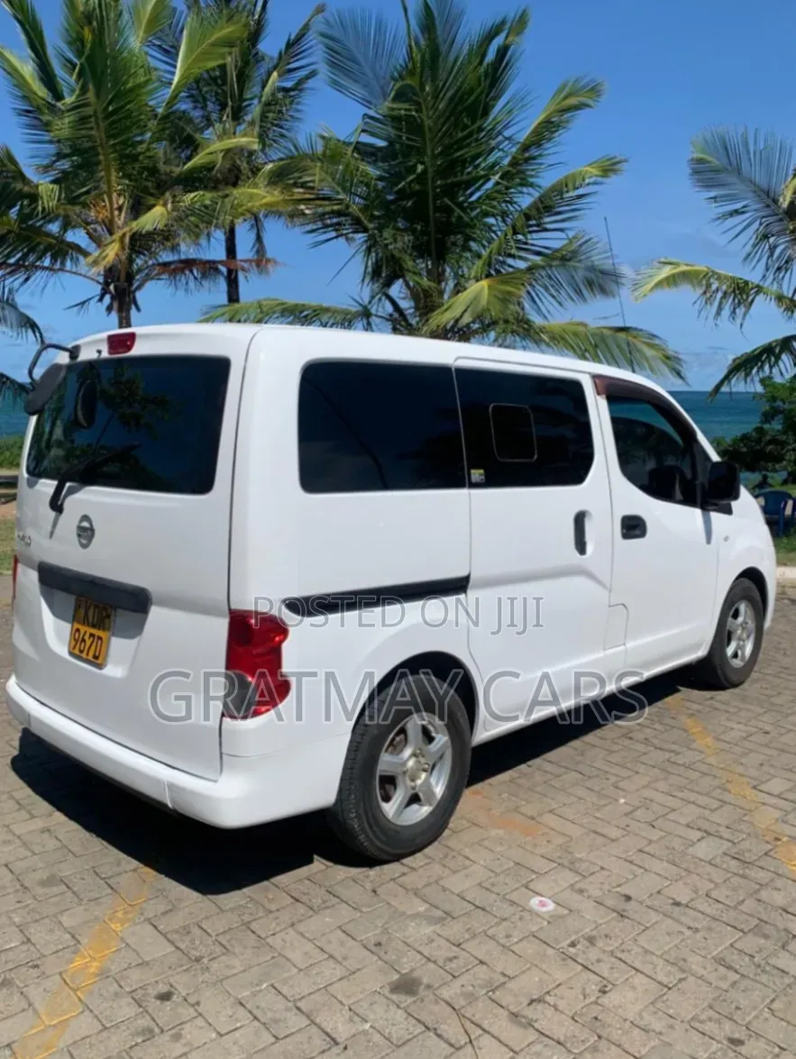 Nissan NV200 2015 White