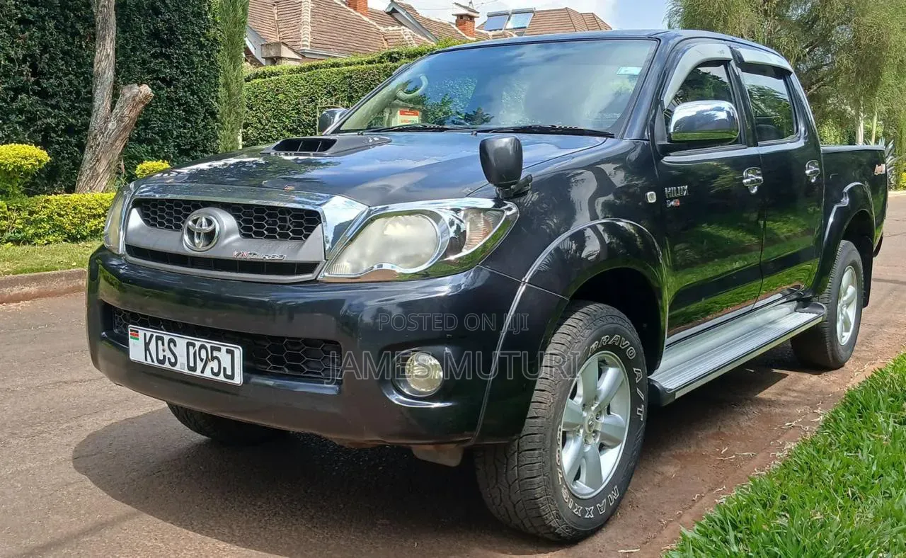 Toyota Hilux 2011 Black