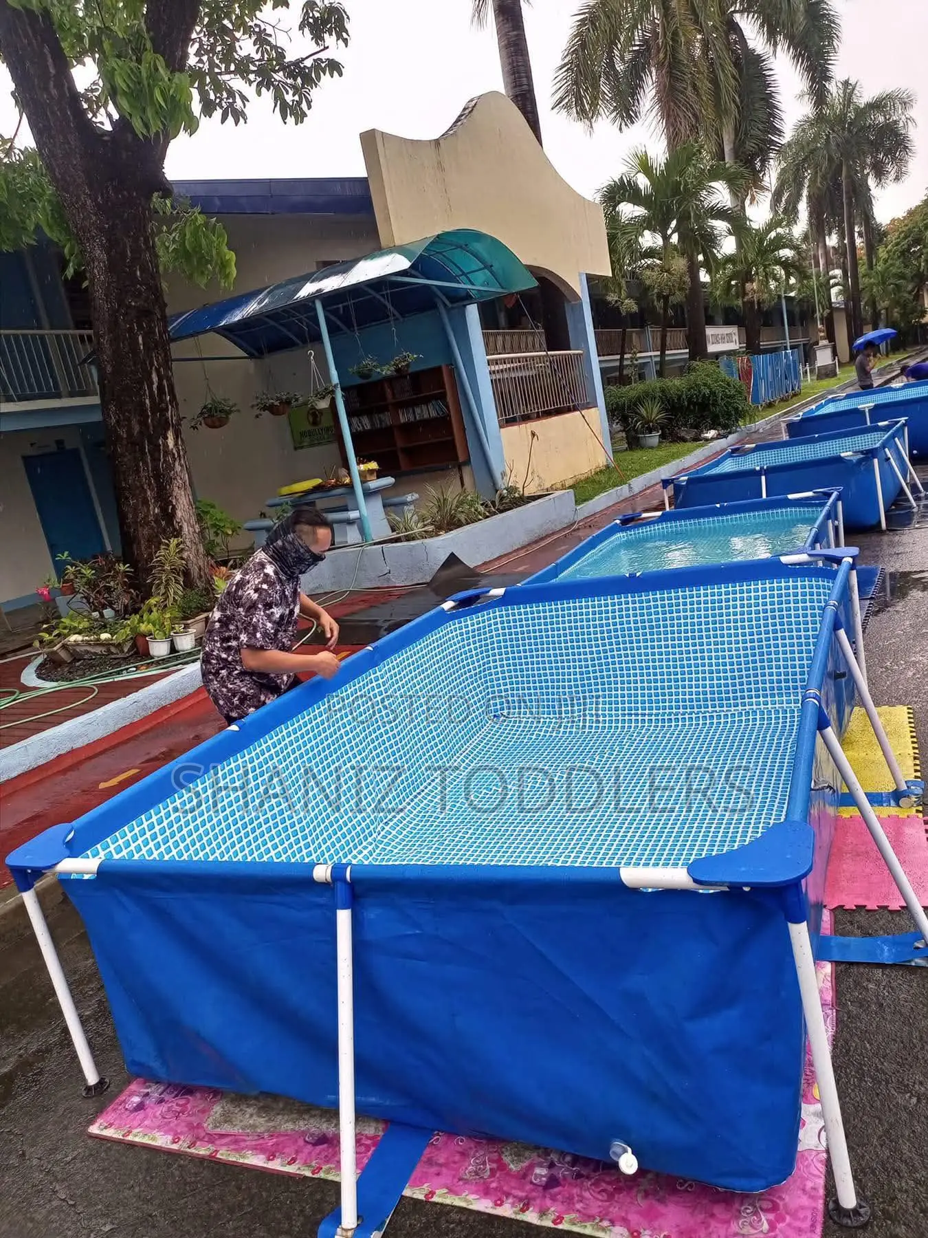 Kids Family Outdoor Swimming Pool – Portable Intex Frame Pool