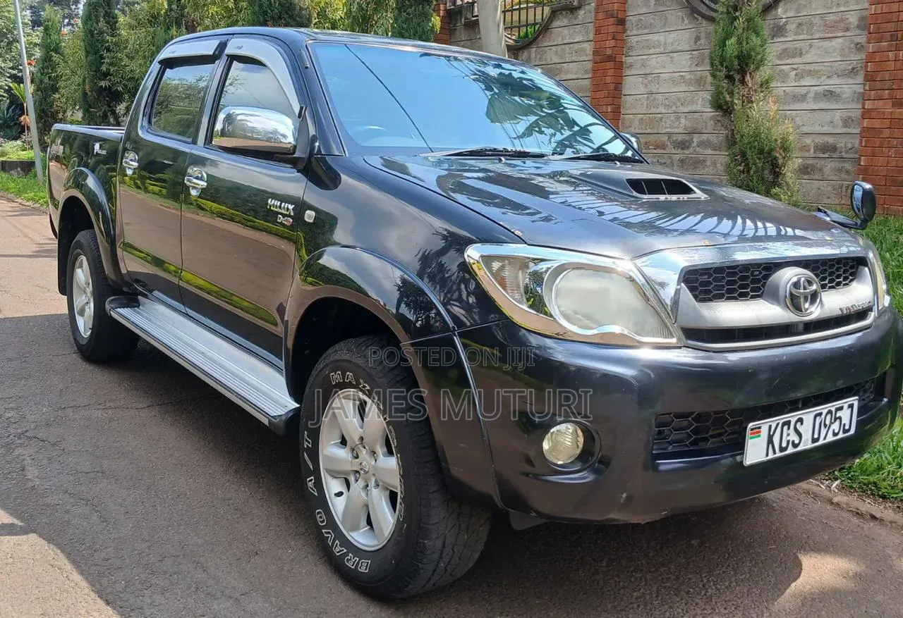 Toyota Hilux 2011 Black