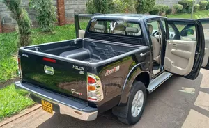 Toyota Hilux 2011 Black