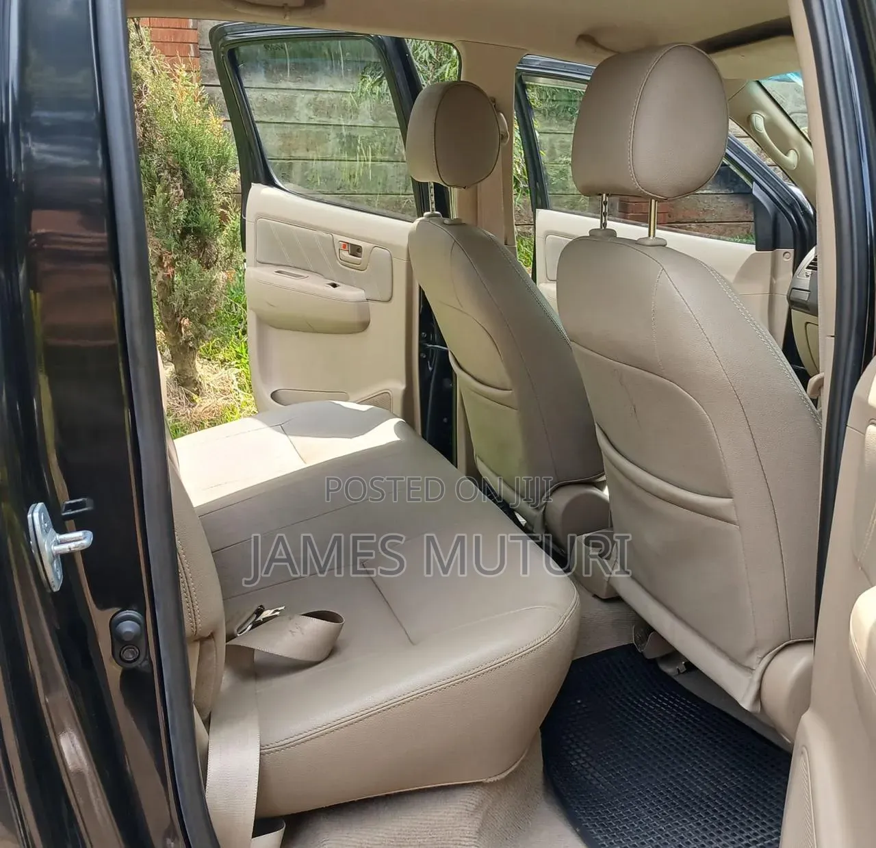 Toyota Hilux 2011 Black