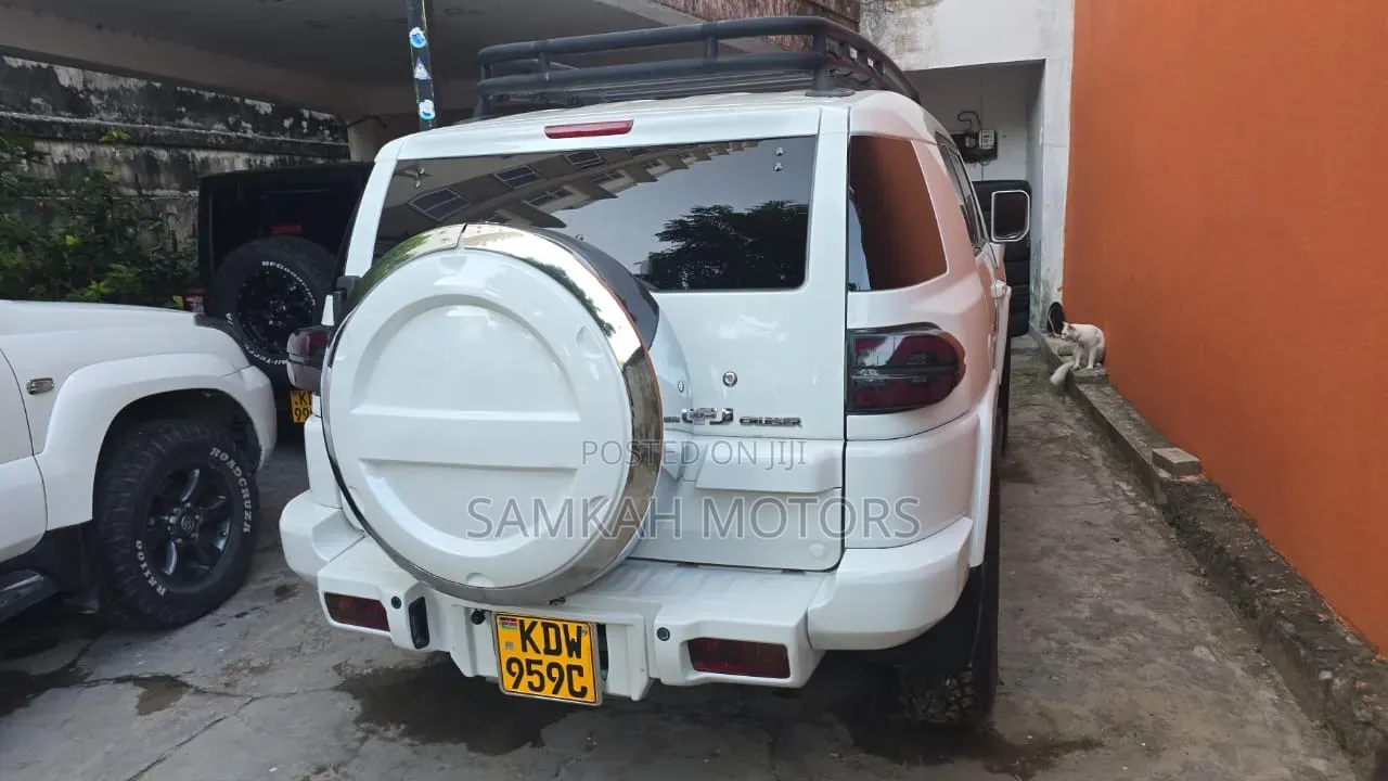 Toyota FJ Cruiser 2017 White