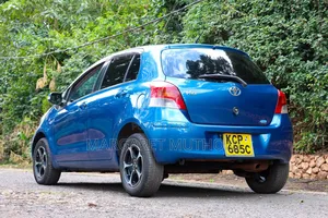 Toyota Vitz 2011 Blue