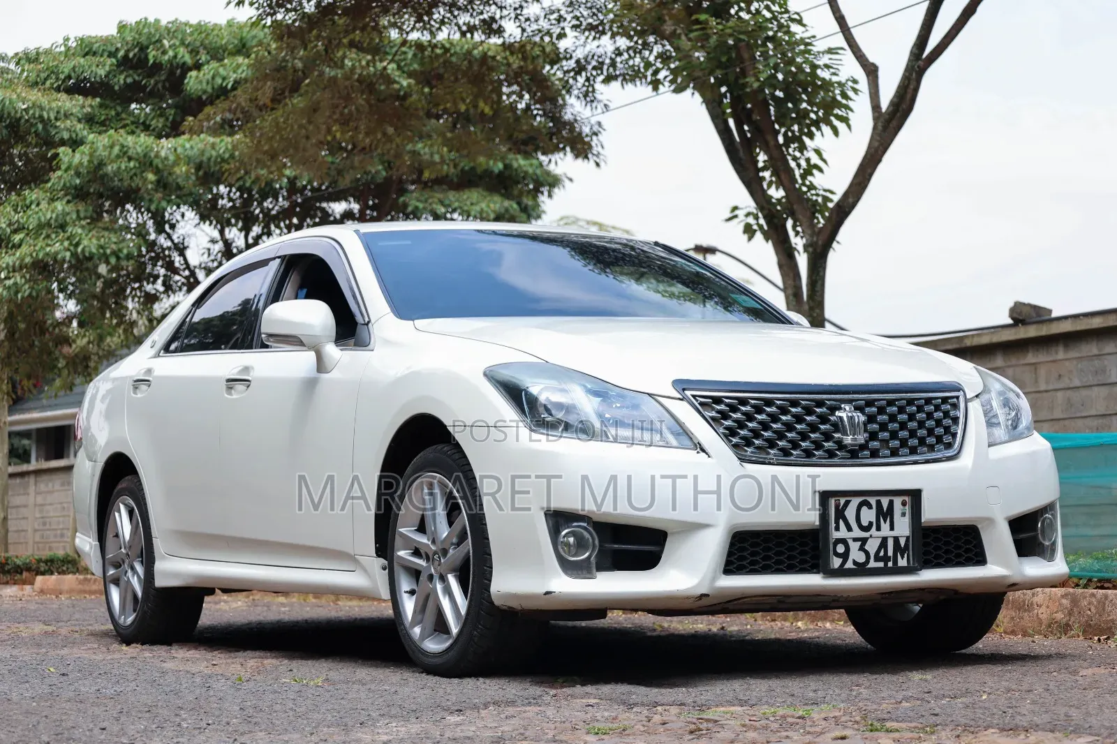 Toyota Crown 2011 White
