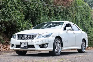 Toyota Crown 2011 White