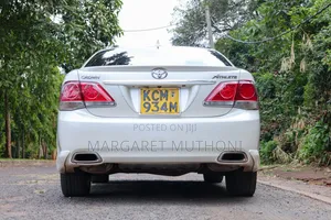Toyota Crown 2011 White