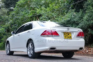 Toyota Crown 2011 White