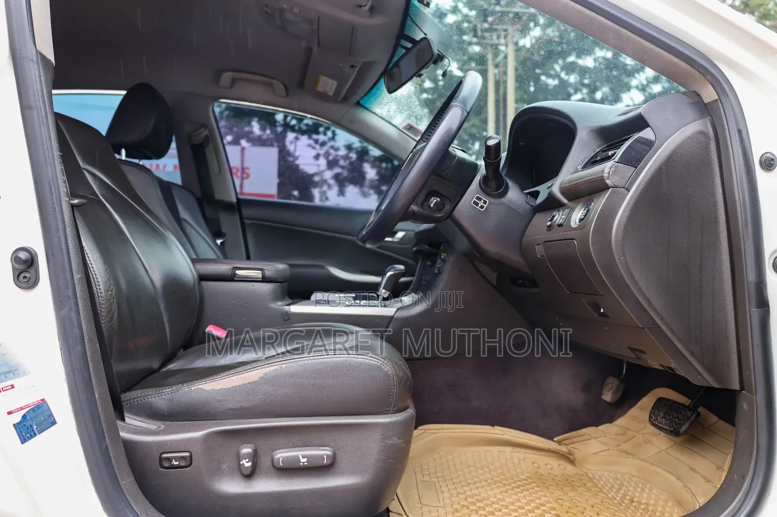 Toyota Crown 2011 White